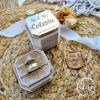 Cutiuta din catifea pentru verighete - culoare crem