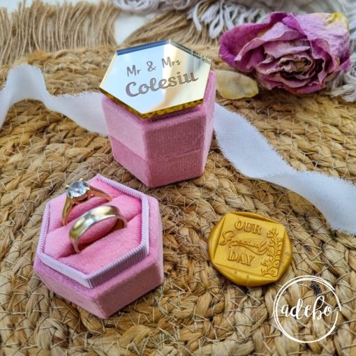 Cutiuta din catifea pentru verighete - culoare roz