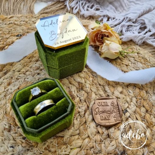 Cutiuta din catifea pentru verighete - culoare verde olive