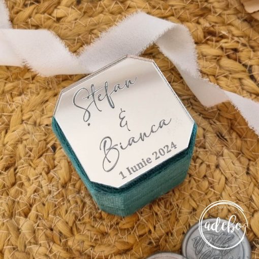 Cutiuta verighete personalizata din catifea