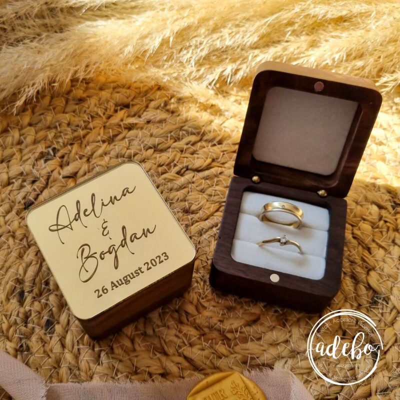 Cutii verighete din lemn personalizate